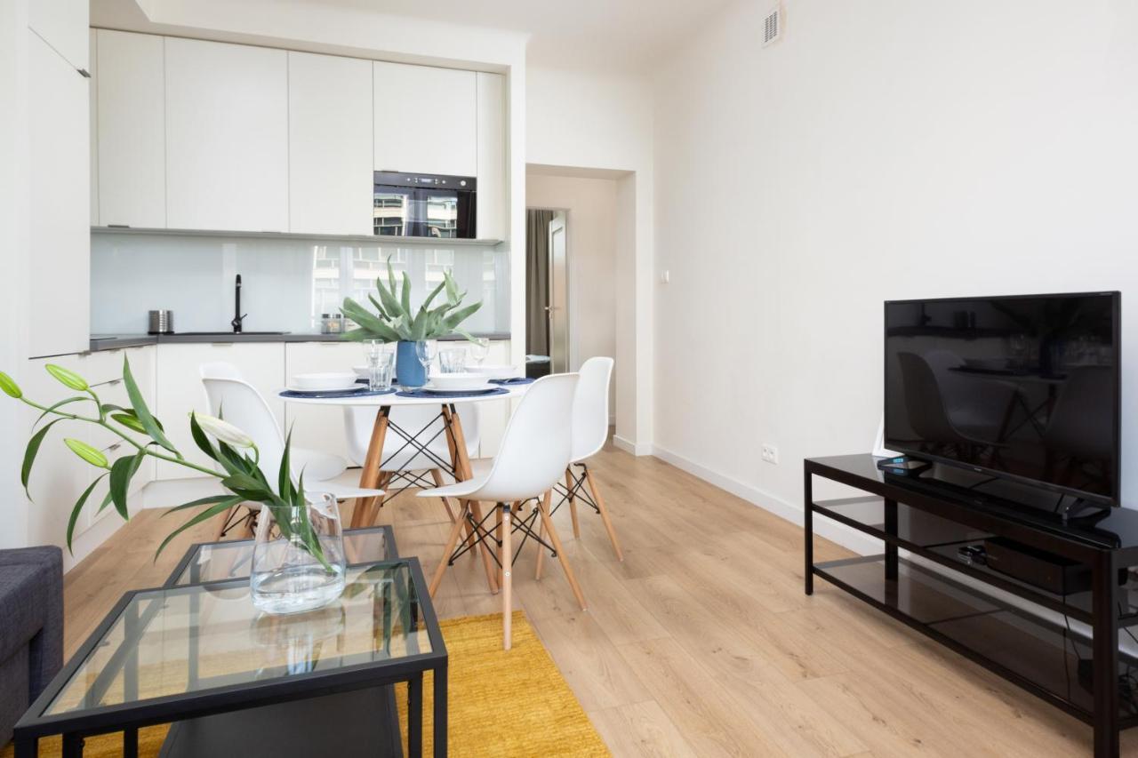 Family City Center Apartment By Renters Prestige Варшава Экстерьер фото